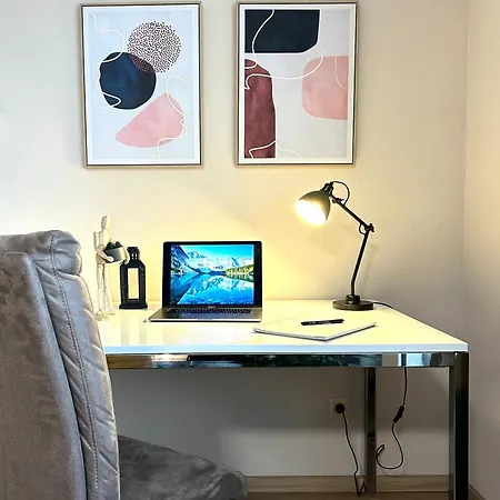 Zentrale Lage - Ideal Fuer Arbeit & Erholung アパート Graben-Neudorf